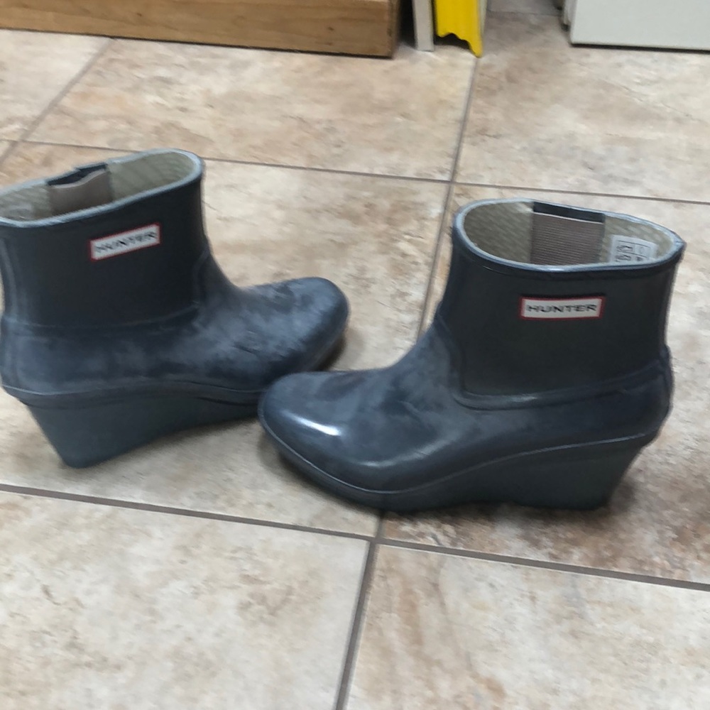 Ankle wedge rain boots